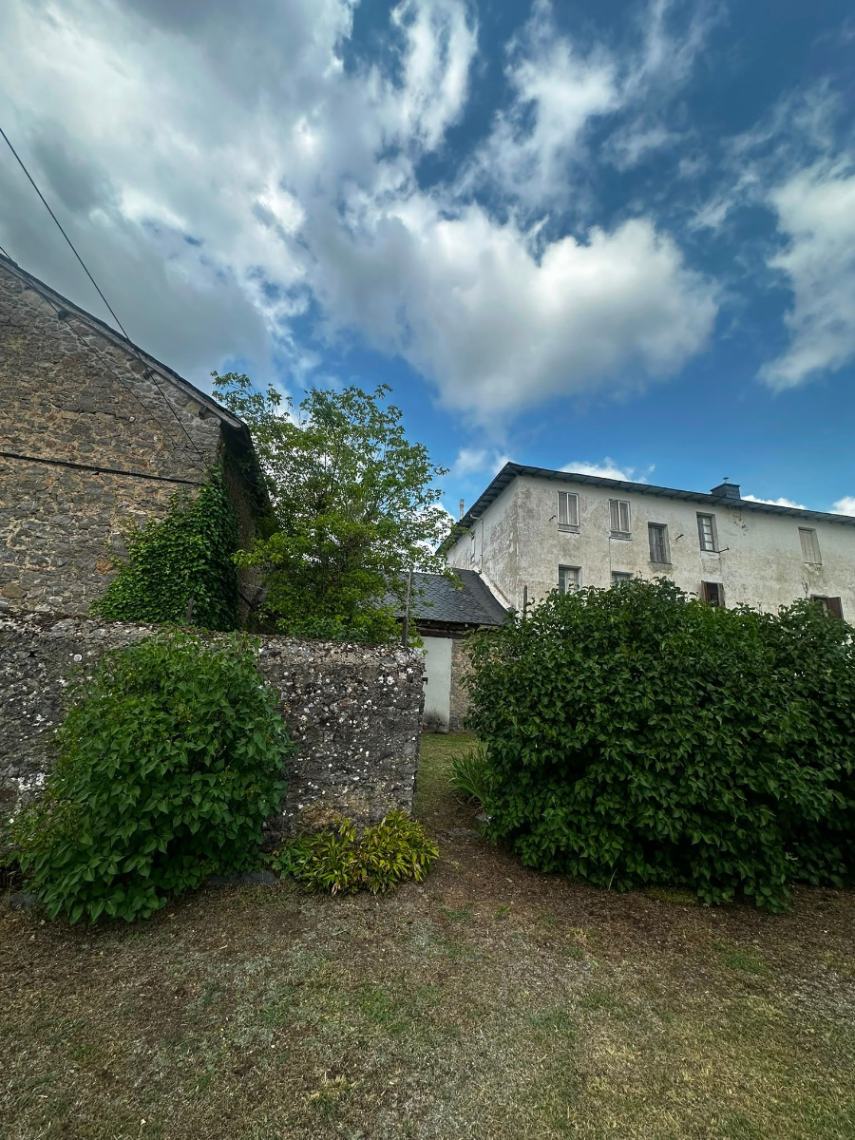 CASA EN PIEDRAFITA DE BABIA (LEON)