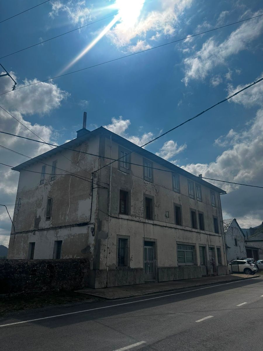 CASA EN PIEDRAFITA DE BABIA (LEON)