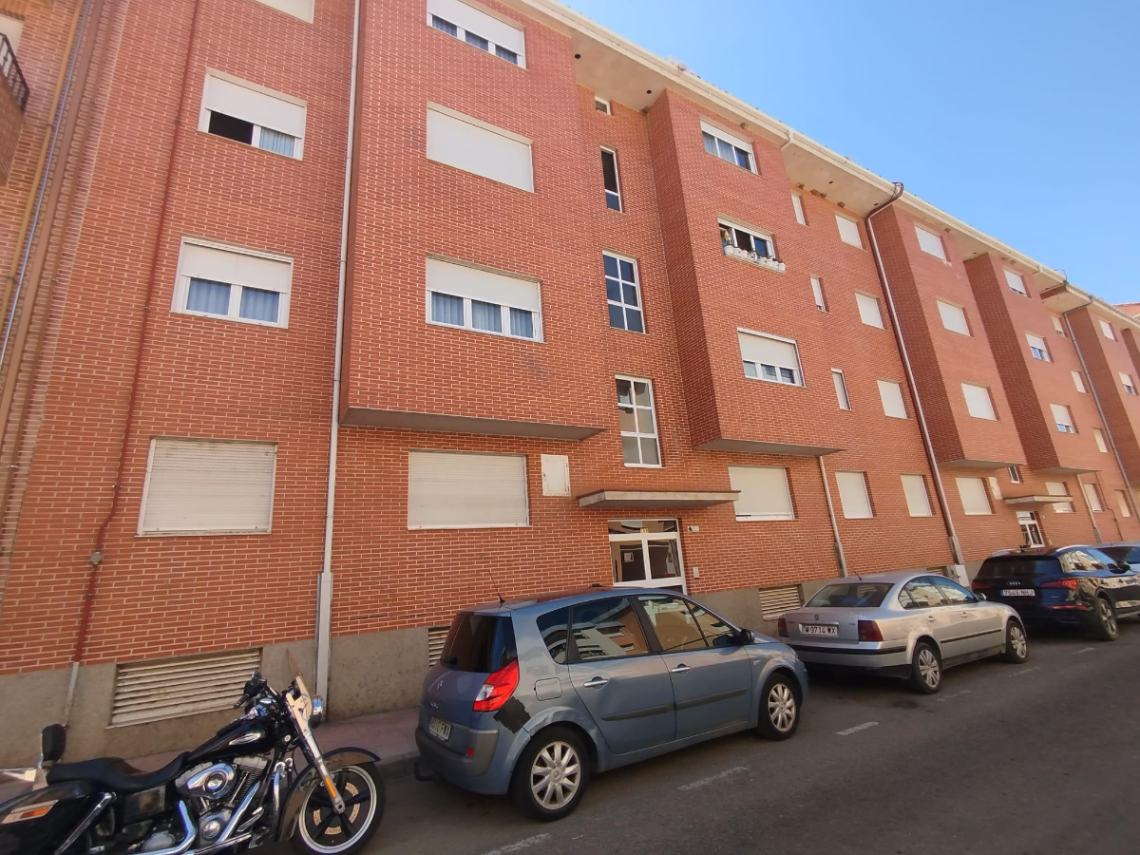 Venta de vivienda para reformar en Valencia de Don Juan