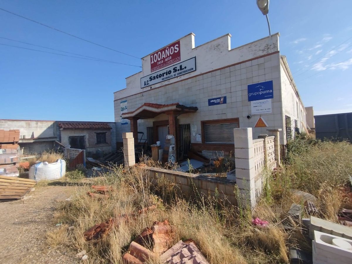Venta de Nave en carretera León - Astorga,
