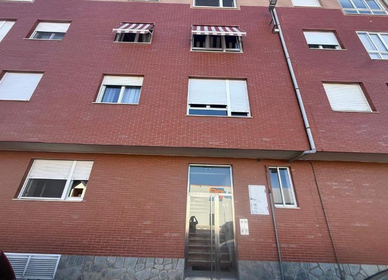EN VENTA PISO CARRETERA SANTANDER