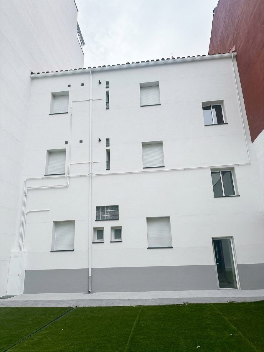 EDIFICIO DE INVERSIÓN CON 10 HABITACIONES, 10 BAÑOS PRIVADOS, ZONAS COMUNES CON PISCINA