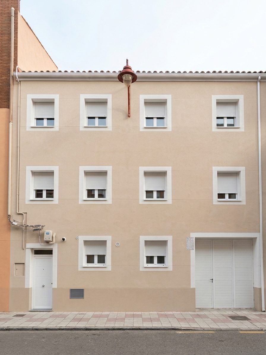 EDIFICIO DE INVERSIÓN CON 10 HABITACIONES, 10 BAÑOS PRIVADOS, ZONAS COMUNES CON PISCINA