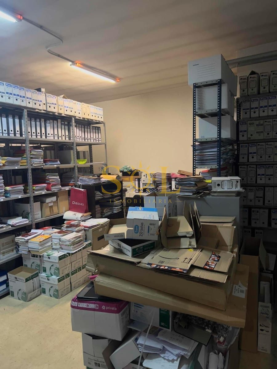 Oportunidad de Inversión: Oficinas en Zona Comercial de León - Foto 11