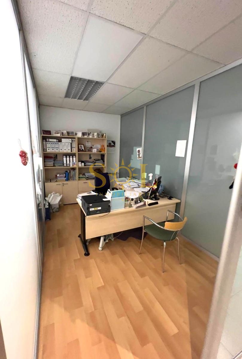 Oportunidad de Inversión: Oficinas en Zona Comercial de León - Foto 14