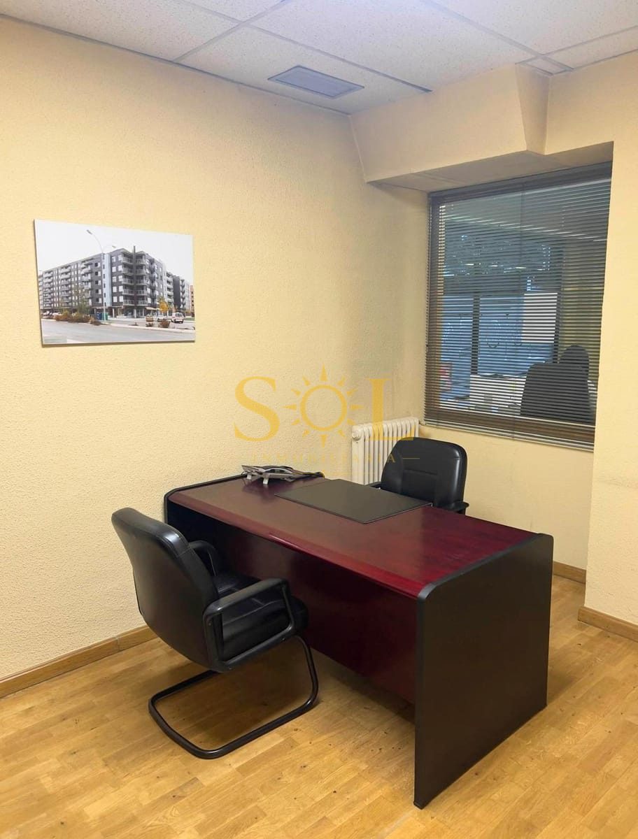 Oportunidad de Inversión: Oficinas en Zona Comercial de León - Foto 17