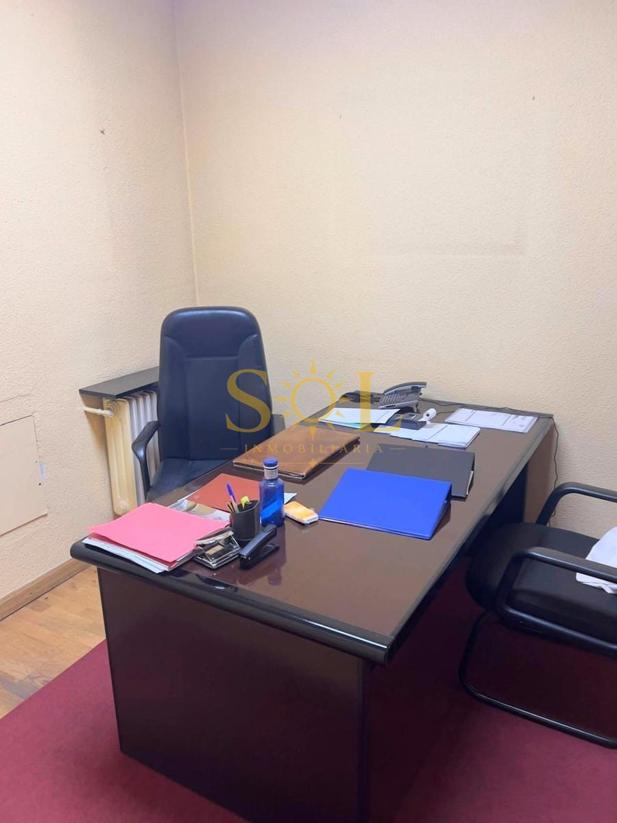 Oportunidad de Inversión: Oficinas en Zona Comercial de León - Foto 18