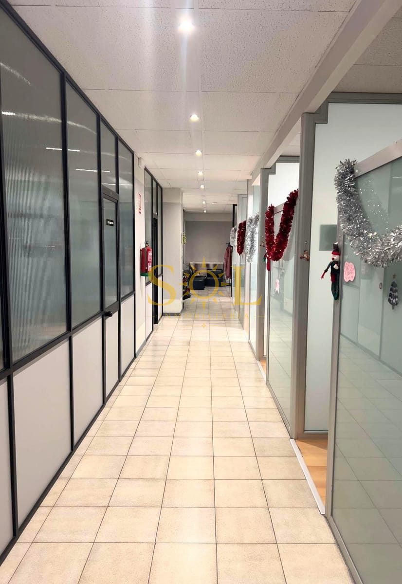 Oportunidad de Inversión: Oficinas en Zona Comercial de León - Foto 9
