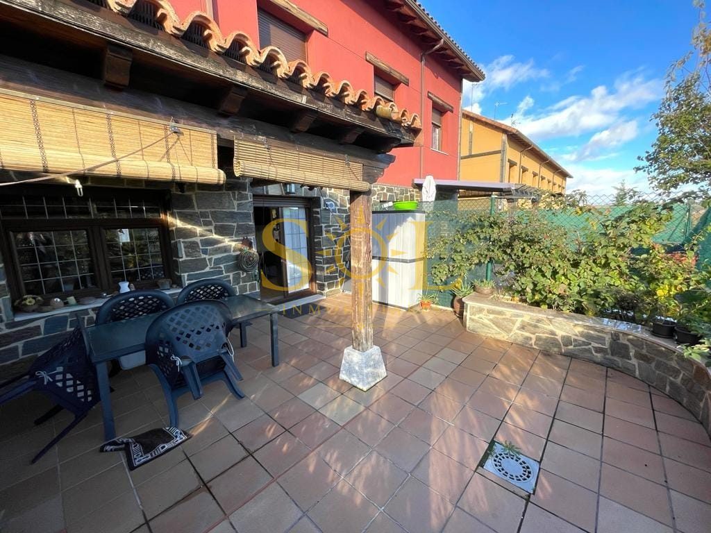 CHALET ADOSADO en SARIEGOS - Foto 18