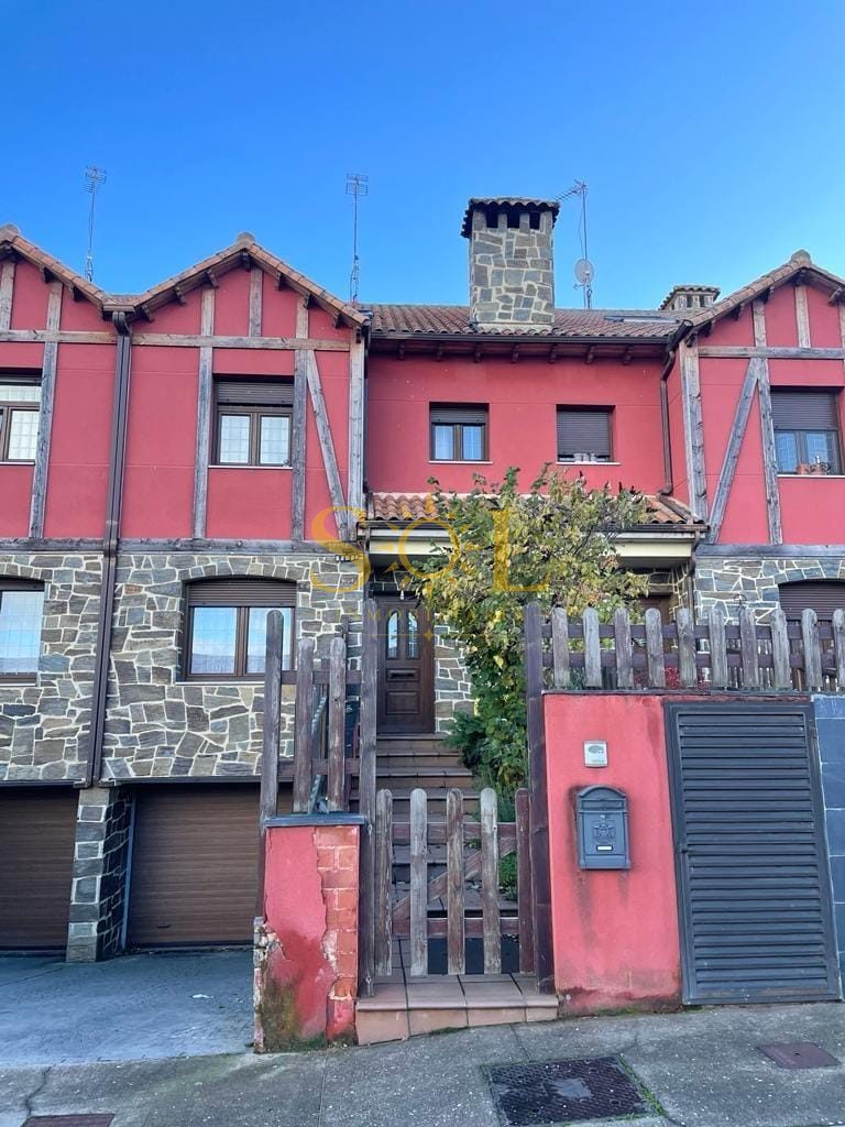 CHALET ADOSADO en SARIEGOS - Foto 2
