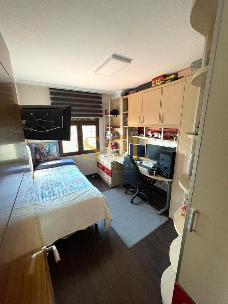CHALET ADOSADO en SARIEGOS - Foto 9