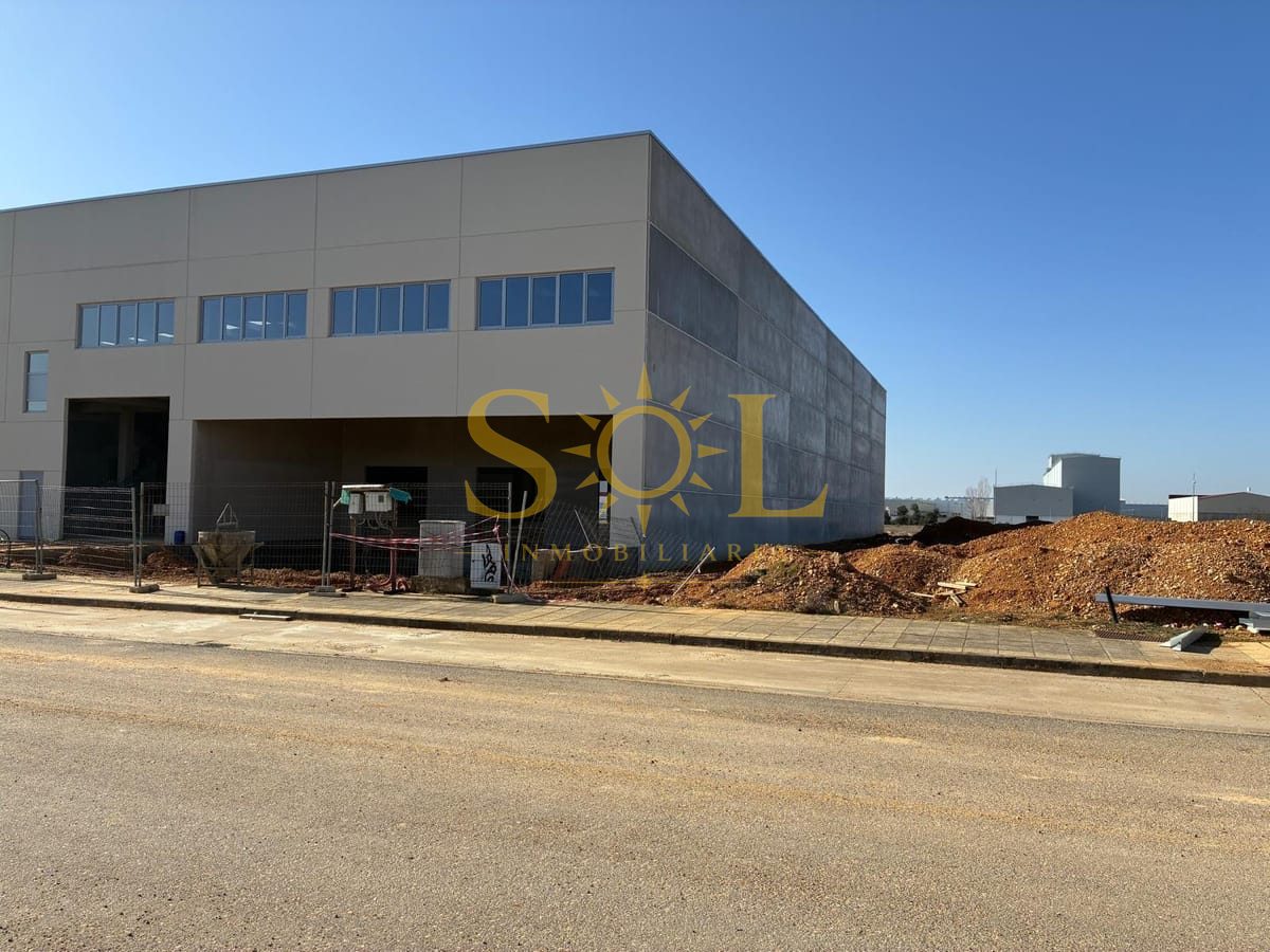 Nave Industrial a Estrenar en Alquiler – Con Muelles de Carga y Patio Trasero - Foto 11