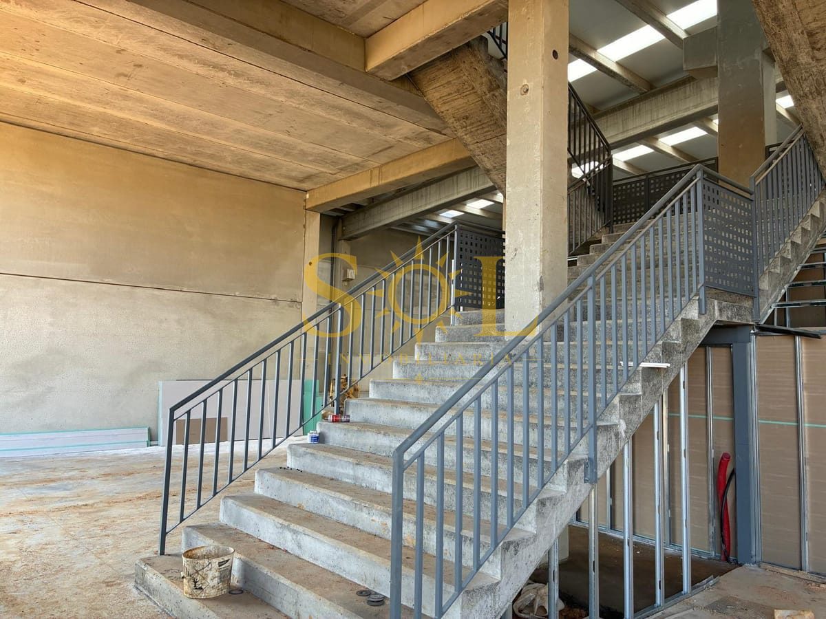 Nave Industrial a Estrenar en Alquiler – Con Muelles de Carga y Patio Trasero - Foto 7