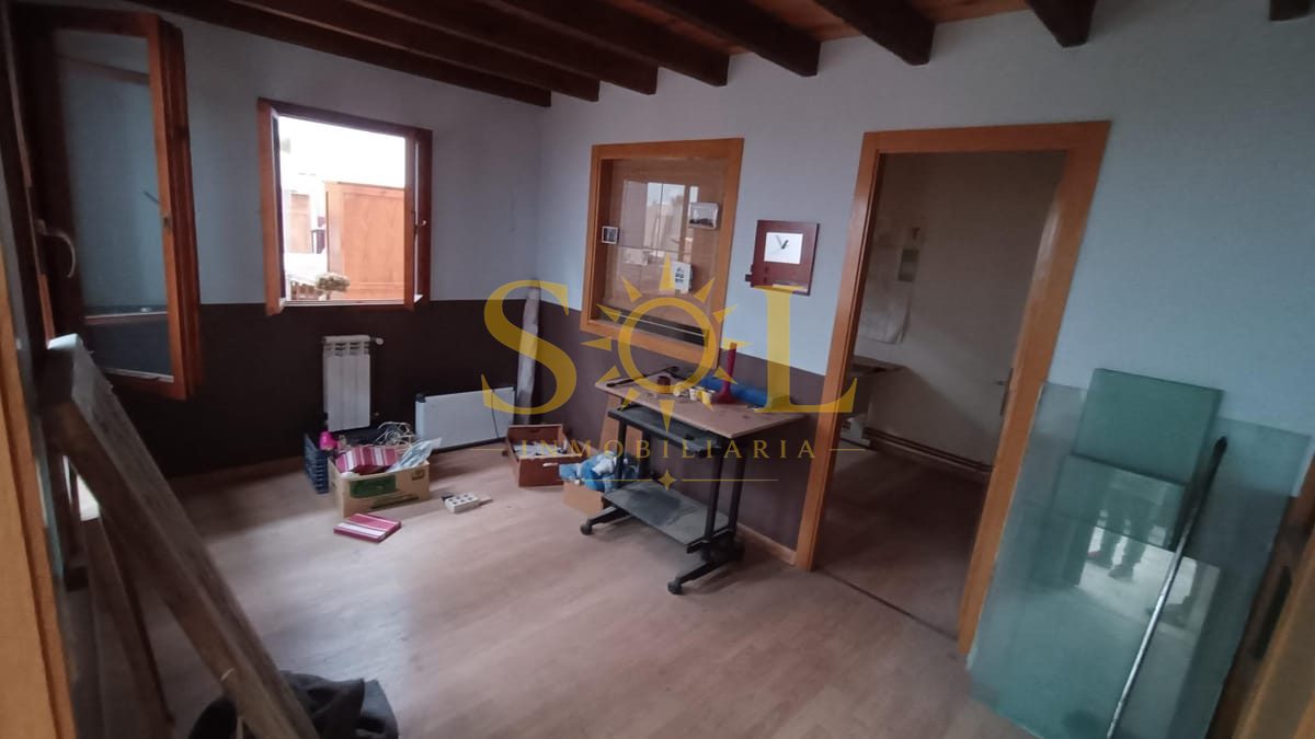 CONJUNTO DE NAVES EN ONZONILLA - Foto 12
