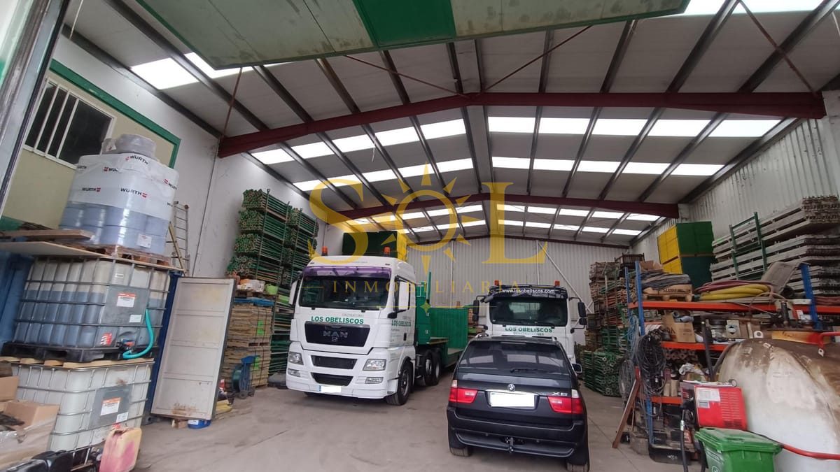 CONJUNTO DE NAVES EN ONZONILLA - Foto 9