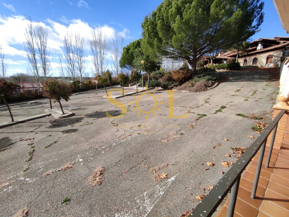 BODEGA - RESTAURANTE EN QUINTANA DE RANEROS (9 km de León) - Foto 12