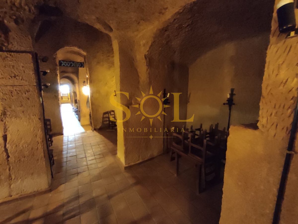 BODEGA - RESTAURANTE EN QUINTANA DE RANEROS (9 km de León) - Foto 18