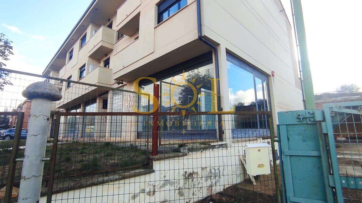 LOCAL COMERCIAL en SAHAGUN - Foto 2