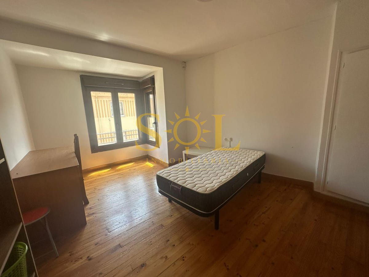 PISO DE 5 HABITACIONES EN EL EJIDO (LEON) - Foto 1