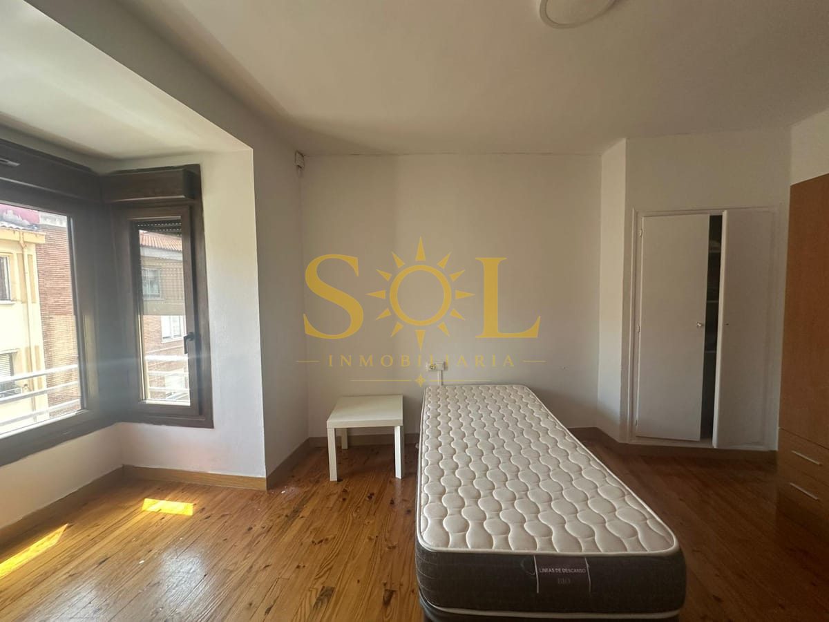 PISO DE 5 HABITACIONES EN EL EJIDO (LEON) - Foto 3