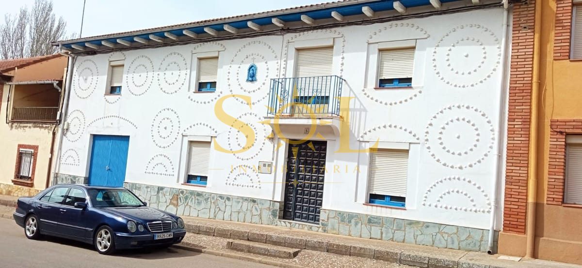 Casa de Pueblo con Patio en Quintana de Raneros a 10 km de León - Foto 1