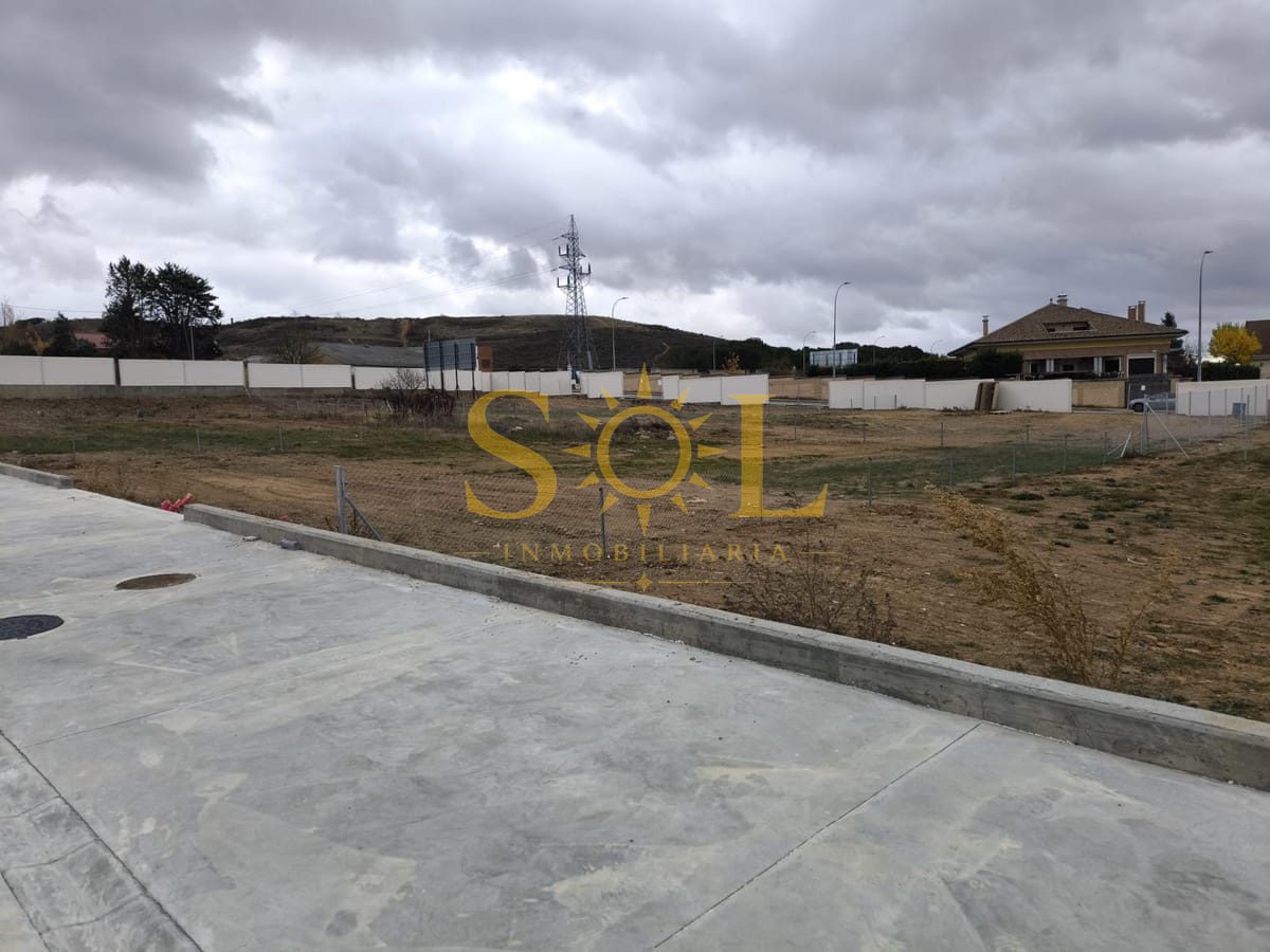 PARCELA URBANIZABLE DE 738,83 EN ERAS DE RENUEVA (LEON) - Foto 37