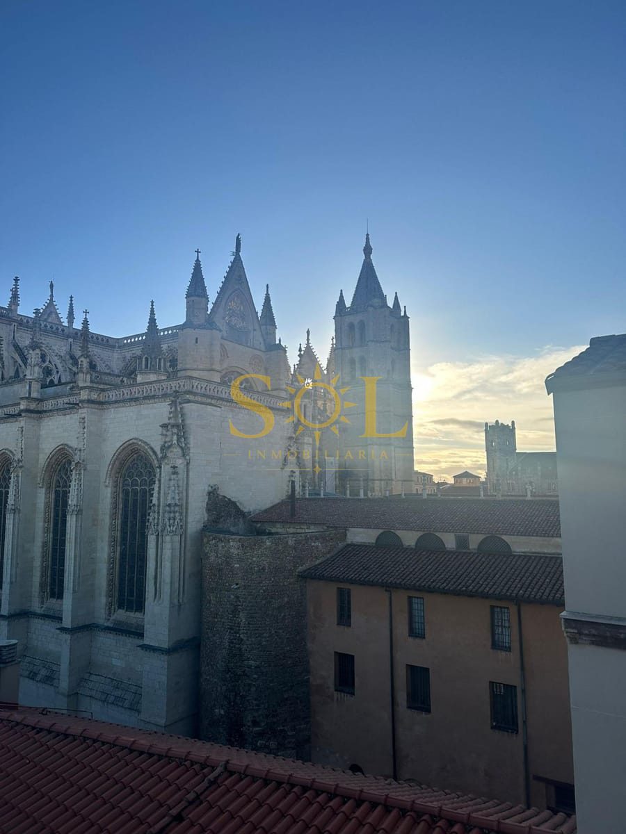 Oportunidad: Estrena piso con vistas a la catedral - Foto 1