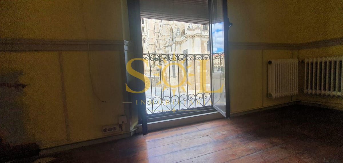 EDIFICIO PARA REFORMAR EN FRENTE A LA CATEDRAL DE LEON - Foto 22