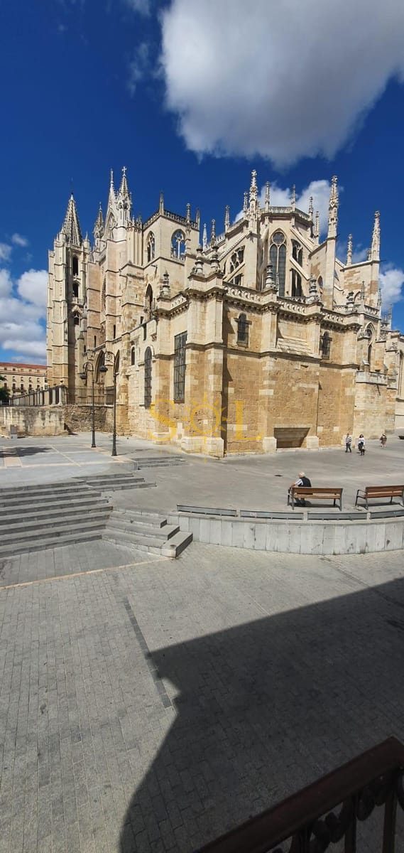 EDIFICIO PARA REFORMAR EN FRENTE A LA CATEDRAL DE LEON - Foto 27