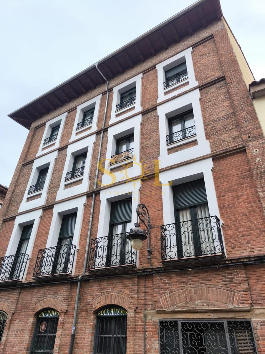 LOCAL COMERCIAL AL LADO DE LA CATEDRAL DE LEON - Foto 2