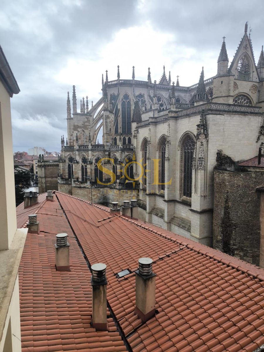 LOCAL COMERCIAL AL LADO DE LA CATEDRAL DE LEON - Foto 4