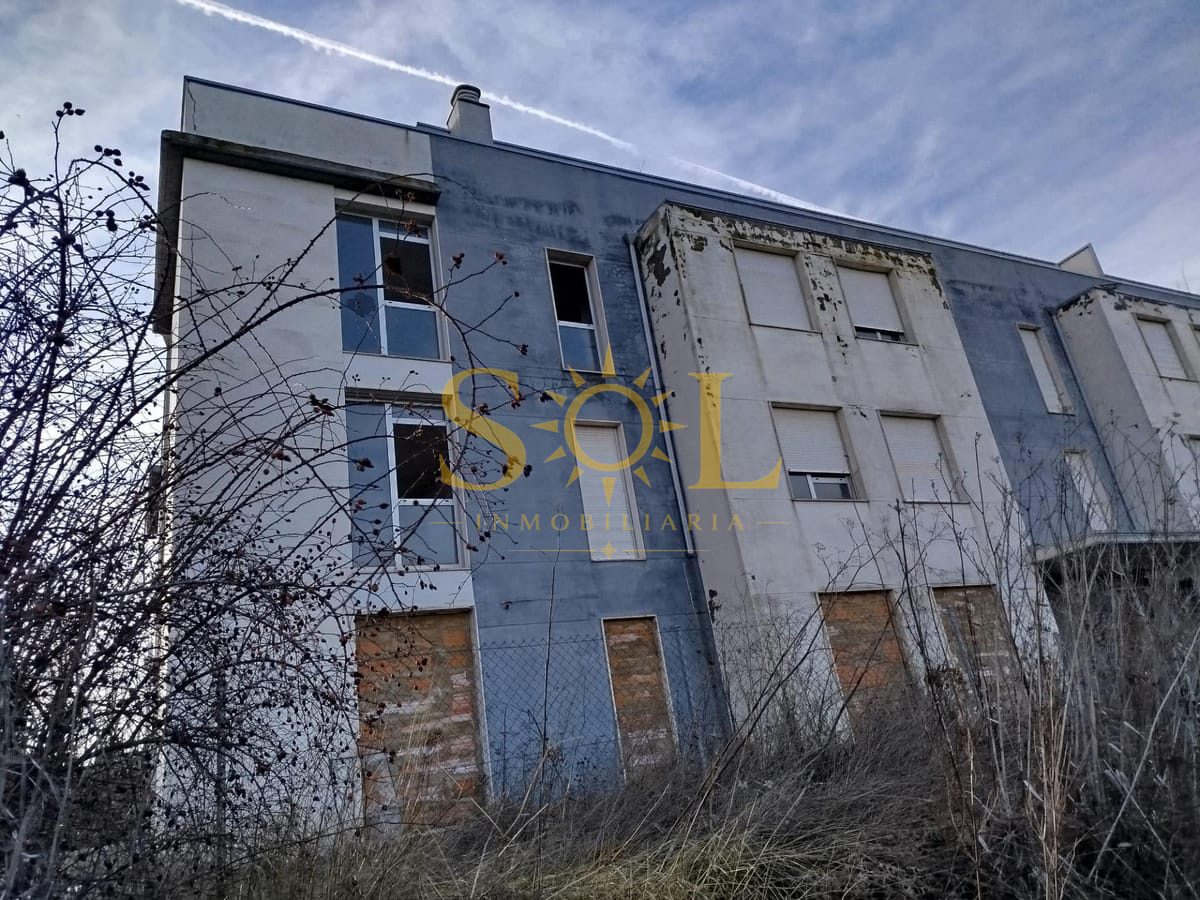 EDIFICIO PLURIFAMILIAR DE 46 VIVIENDAS EN CEMBRANOS (LEON) - Foto 14