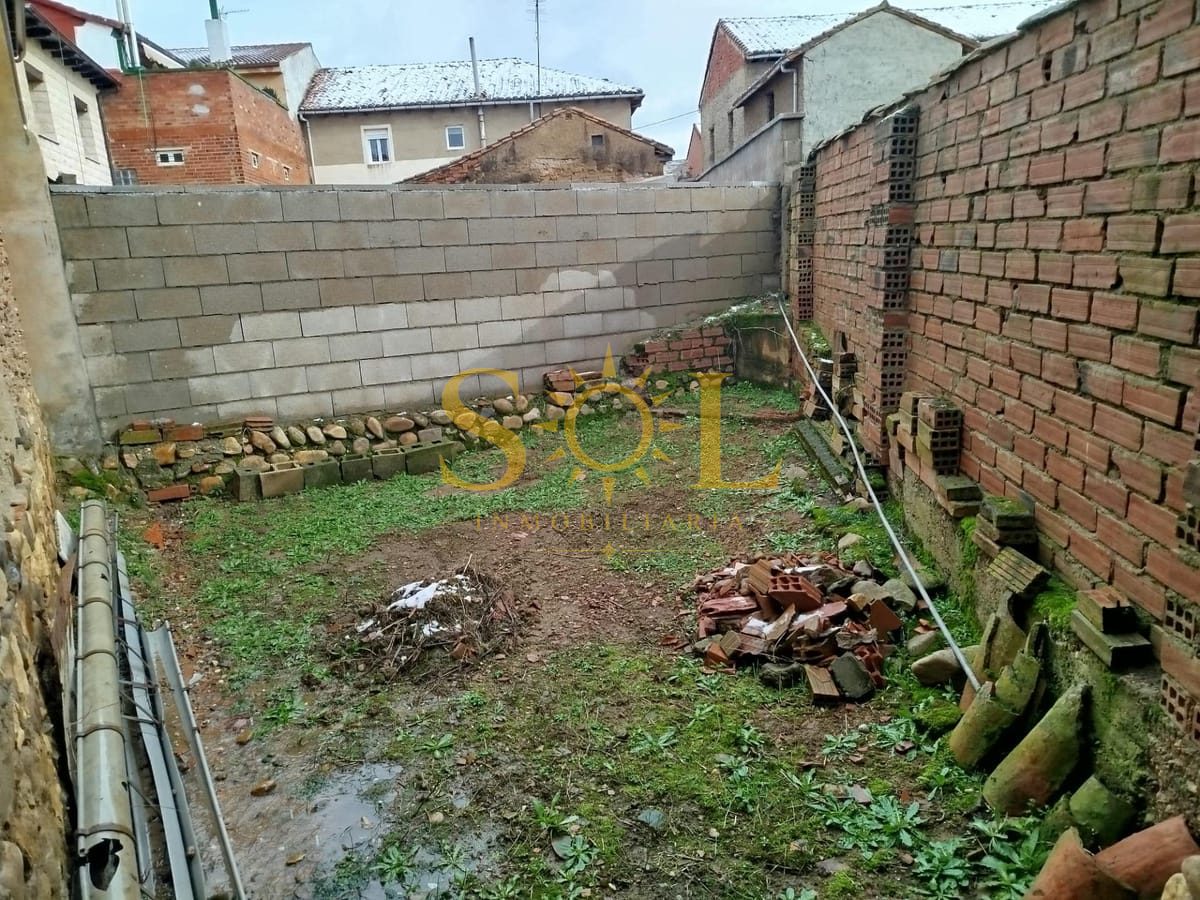 ALMACEN / TERRENO URBANO CARBAJAL DE LA LEGUA (LEON) - Foto 1