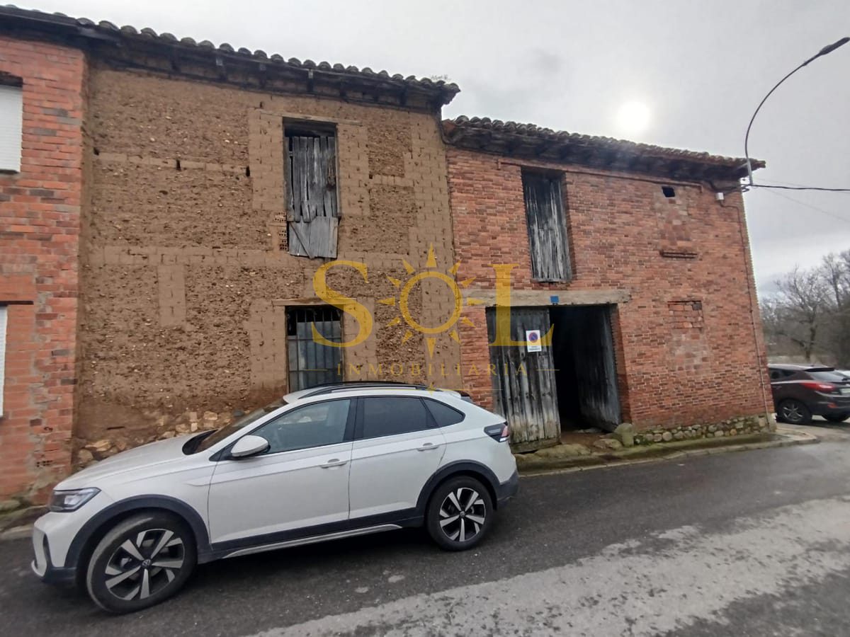 ALMACEN / TERRENO URBANO CARBAJAL DE LA LEGUA (LEON) - Foto 2