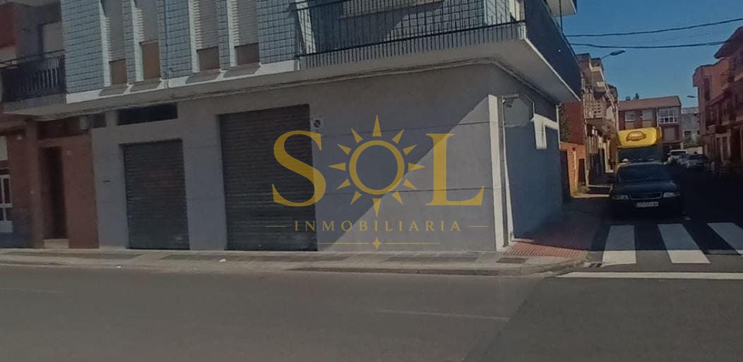 LOCAL COMERCIAL EN COPROPIEDAD EN CALLE DOÑA SIRA SAMPEDRO - Foto 1