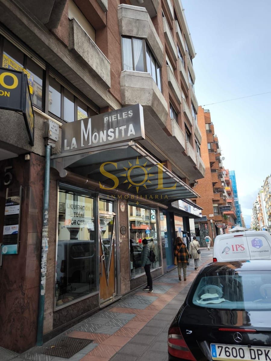 OPORTUNIDAD: FANTÁSTICO LOCAL, Avenida Padre Isla 5 - Foto 4
