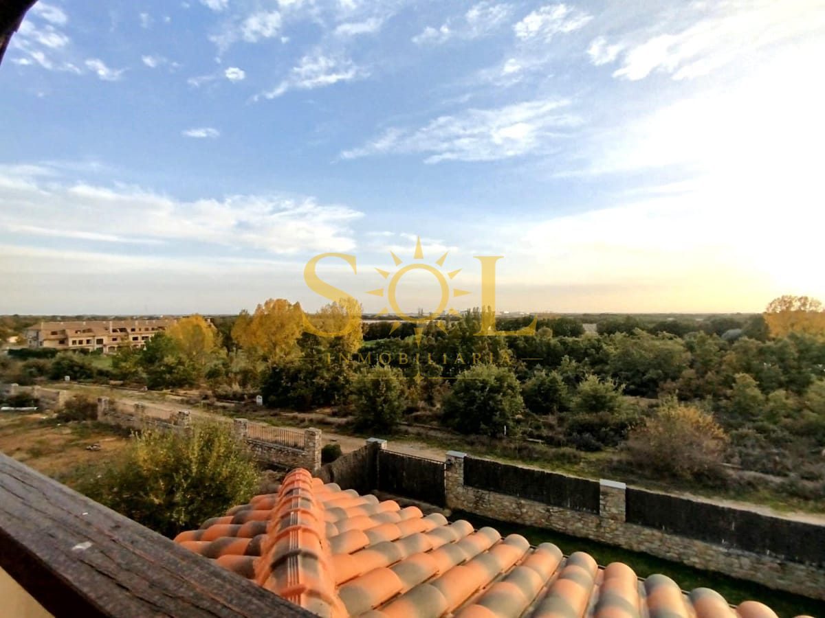 CHALET PAREADO EN CAMPO DE GOLF DE VALVERDE DE LA VIRGEN (LEON) - Foto 8