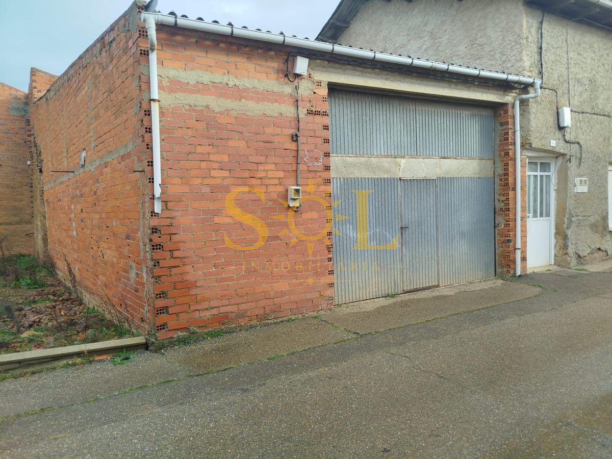 En venta nave en zotes del paramo - Foto 2
