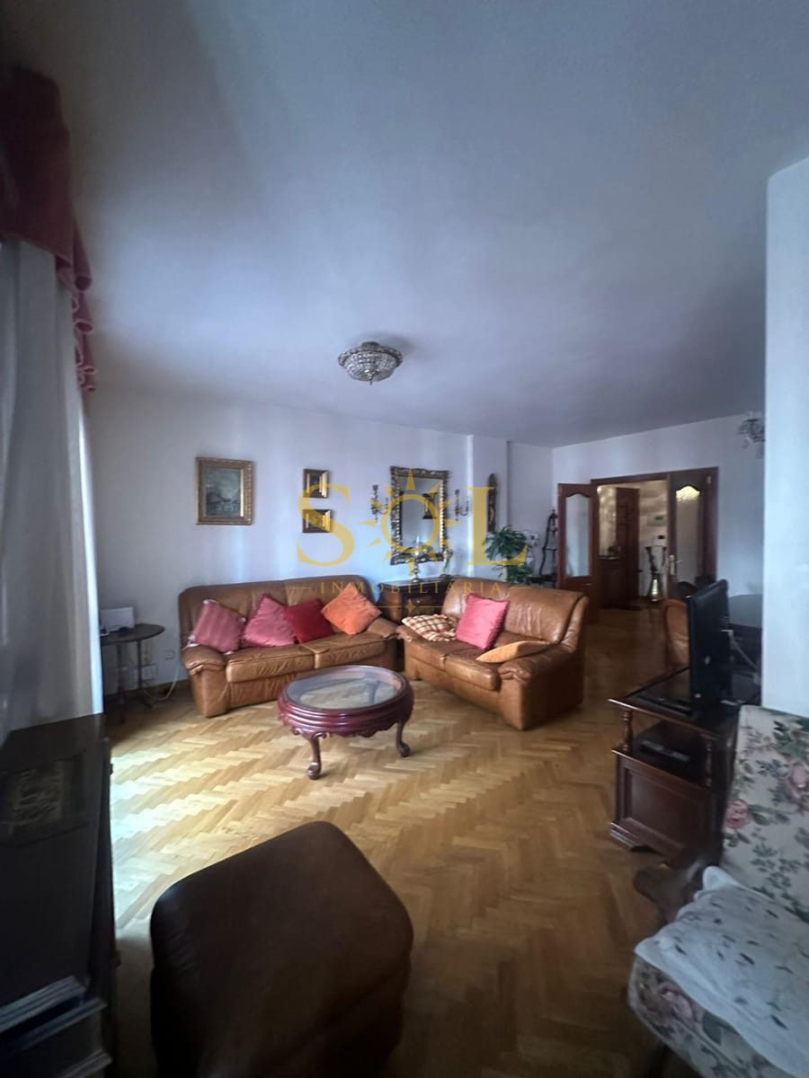 PISO DE 4 HABITACIONES EN ZONA CORTE INGLES DE LEON - Foto 2