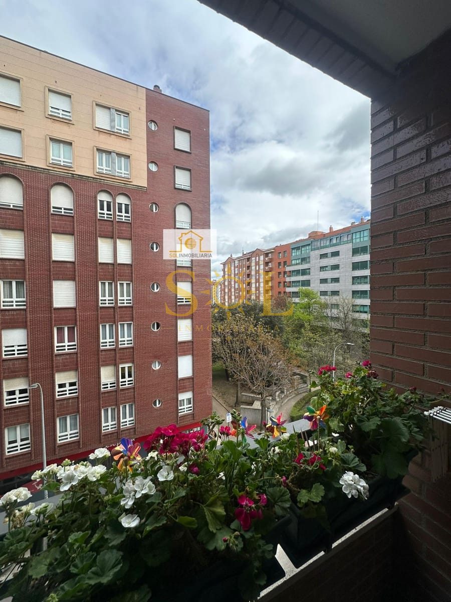 INCREIBLE PISO EN FRAY LUIS DE LEON - Zona Corte Inglés (León) - Foto 2