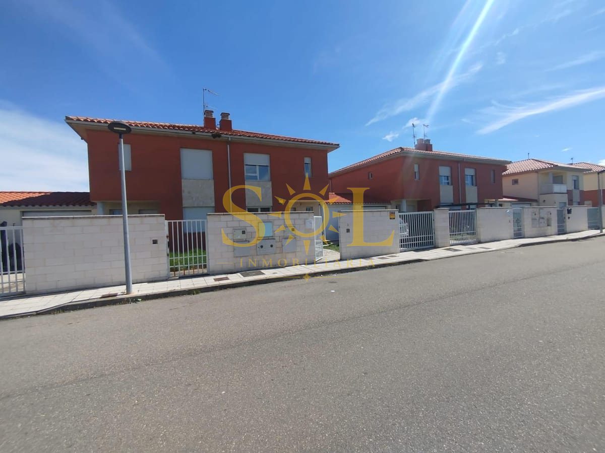 CHALET PAREADO EN CEMBRANOS (LEON) - Foto 1