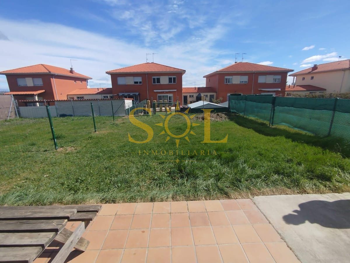 CHALET PAREADO EN CEMBRANOS (LEON) - Foto 20