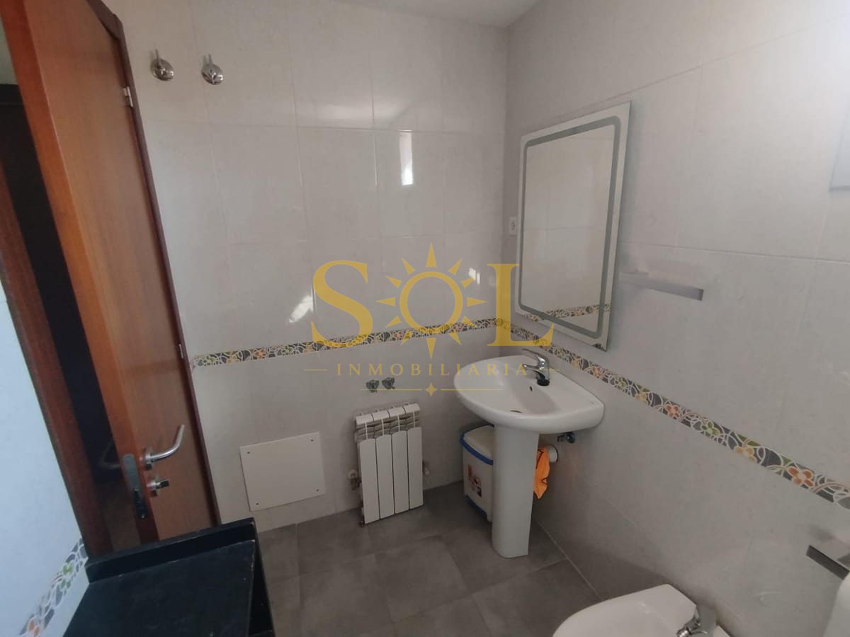 CHALET PAREADO EN CEMBRANOS (LEON) - Foto 6