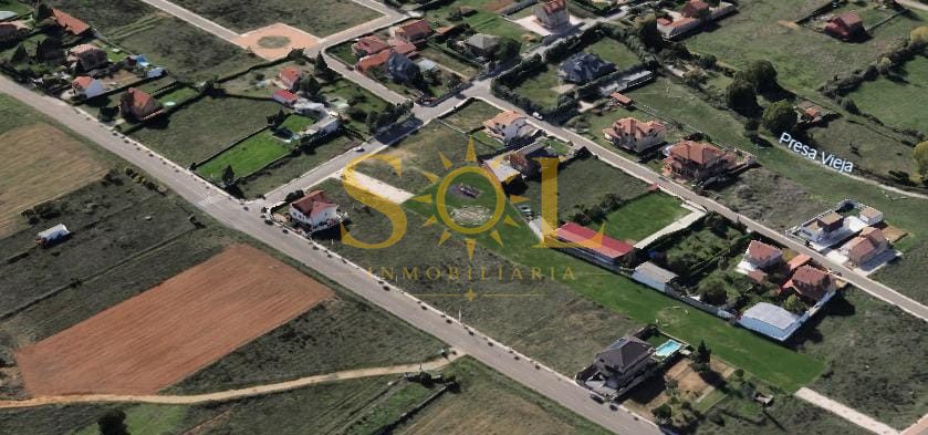 TERRENO DE 521 M2 EN EL CAMINON EN VILLARRODRIGO DE LAS REGUERAS (LEON) - Foto 4