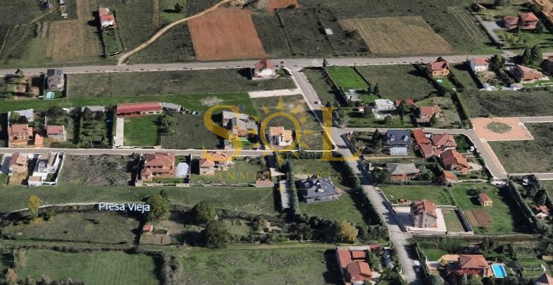 TERRENO DE 521 M2 EN EL CAMINON EN VILLARRODRIGO DE LAS REGUERAS (LEON) - Foto 5