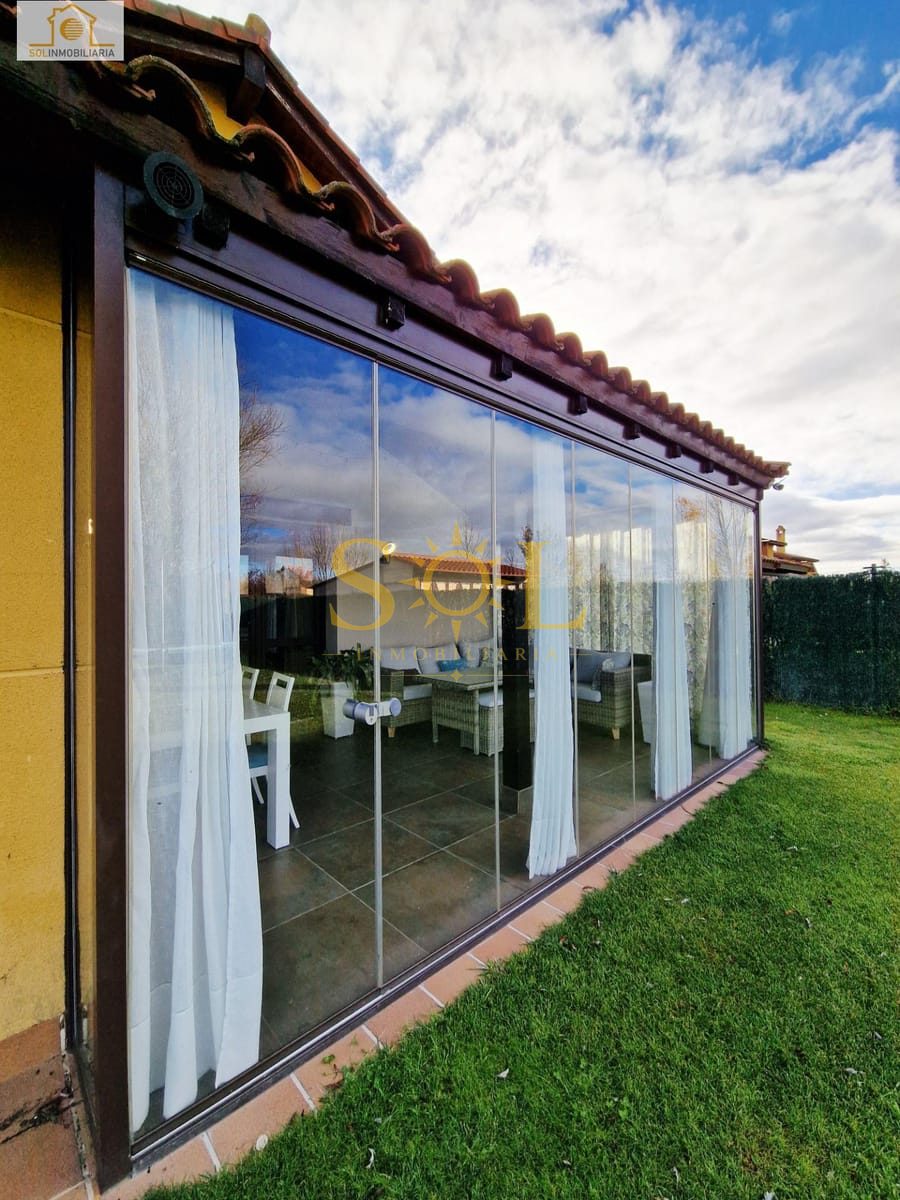 Exclusivo chalet independiente con jardín en Las Paradinas (León) - Foto 11