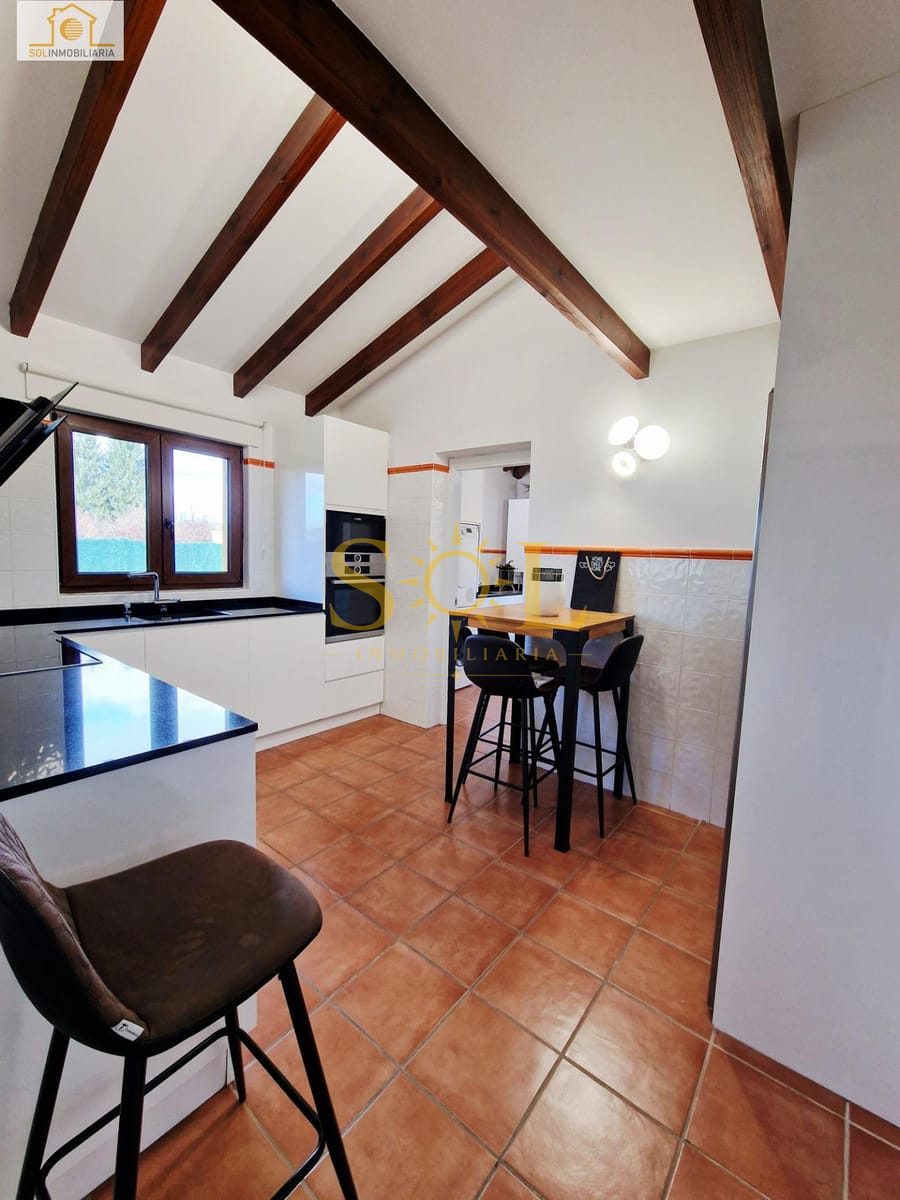 Exclusivo chalet independiente con jardín en Las Paradinas (León) - Foto 26