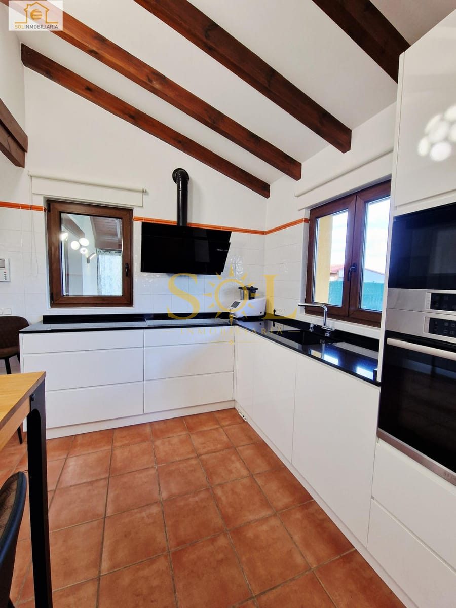 Exclusivo chalet independiente con jardín en Las Paradinas (León) - Foto 27