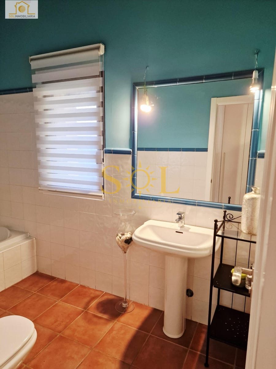 Exclusivo chalet independiente con jardín en Las Paradinas (León) - Foto 33