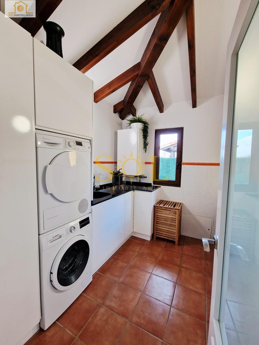 Exclusivo chalet independiente con jardín en Las Paradinas (León) - Foto 40